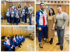 Шесть юных каратистов в Морозовске получили подарки и награды от районной администрации