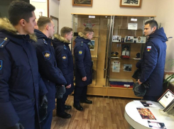 С историей Морозовского района в годы ВОВ познакомили молодых офицеров в городском краеведческом музее