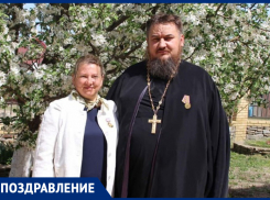 Протоиерей Владимир Почтовый сердечно поздравил морозовчан с праздником Благовещения Пресвятой Богородицы