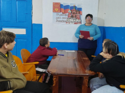 С историей Конституции, а также флага, герба и гимна России познакомили детей в Сибирьчанском сельском клубе