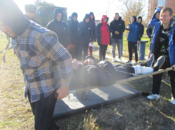 Военизированную эстафету, учебные стрельбы и много других интересных мероприятий провели для студентов морозовского техникума в День призывника
