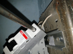  3000 рублей заплатил морозовчанин за замену электропробок на «автоматы»