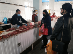В Морозовске проходят рейды по соблюдению масочного режима на предприятиях потребительского рынка 