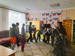 Баба Яга против гаджетов: как сказочный «Сундучок» покорил детей в Морозовском районе