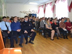 Беседу по профилактике наркомании среди несовершеннолетних провели с родителями в Морозовске