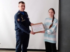 Старшеклассники гимназии №5 встретились с военнослужащими Морозовского района 