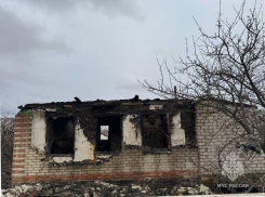 В Морозовском районе обогреватель сжег целый дом