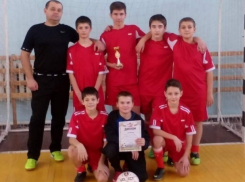 Серебряное начало марта: «Каменка» из Морозовска дважды заняла второе место в больших футбольных турнирах