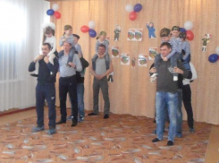 Спортивный праздник, посвященный Дню Защитника Отечества подготовили в детском саду №37 Морозовска