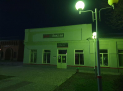 Пассажирские поезда направили через Морозовск в обход Котельниково в связи с крушением поезда 