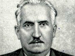 Улица Морозовска носит его фамилию: Иван Михайлович Мухоперец из хутора Рязанкин был командиром Морозовско-Донецкой дивизии 