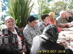 Пенсионеров в станице Вольно-Донской поздравили с Днем пожилого человека