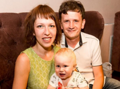 Дарью Шкотину поздравили сразу два главных мужчины 