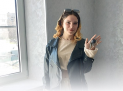 Сиротам продолжают выдавать ключи от собственных квартир в Морозовском районе