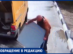 Неизвестный в Морозовске похитил крышку от мусорного бака и попал на видео