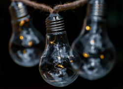 30 марта на трех улицах и одном переулке Морозовске будут отключать свет