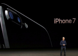 Выход в свет новых моделей iPhone 7 и 7 Plus взбудоражил морозовскую молодёжь