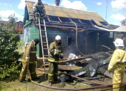 Женщина госпитализирована с ожогами после пожара на улице Ляшенко в Морозовске