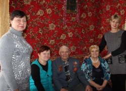 Детей войны и ветеранов Великой Отечественной войны поздравили с юбилеем в хуторе Парамонове