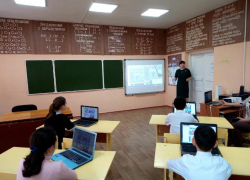 Школьники Морозовского района присоединись ко всероссийскому "Уроку цифры"