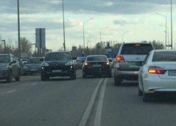 Если вместе с вами в автомобиле находится ребенок, откажитесь от обгона, - сотрудники ГИБДД морозовчанам