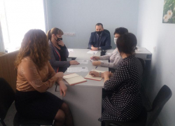 Разъяснительную работу о важности вакцинации провели с населением Морозовского района