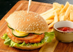 Встречай осень вкусно с хрустящими бургерами от «Black&White» 