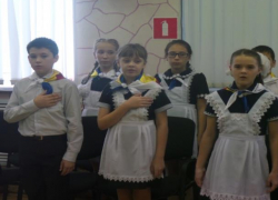 Пятиклассников школы №6 Морозовска торжественно приняли в казачата