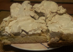 Рецептом вкусного яблочного пирога снова порадовал морозовчан наш корреспондент