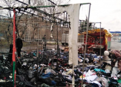 Пожар на площади: рано утром 12 марта в Морозовске загорелась белорусская ярмарка