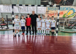 Юные морозовские футболисты в упорной борьбе заняли призовое место в областных соревнованиях