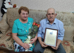 50 лет совместной жизни отпраздновали супруги Дуваровы из Морозовска 