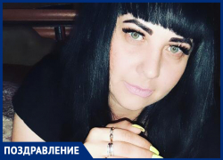 Становиться все милей пожелала имениннице Анне Андреевой ее подруга