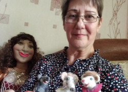 Наши руки — не для скуки: как жительница Морозовского района создает зверушек из шерсти