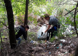 34 мешка бытовых отходов собрали морозовчане вдоль берега реки Быстрой в рамках акции "Вода России"