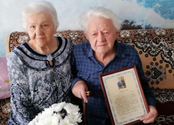 63 года вместе: «ртутную» свадьбу отметили супруги Еременко из Морозовска 