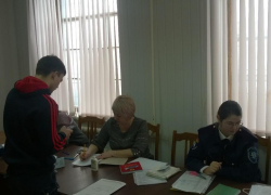 17-летние казаки Морозовска получили приписные удостоверения вместе с другими будущими призывниками