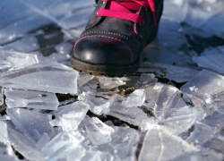 Морозовчан предупредили об опасности выхода на тонкий лед