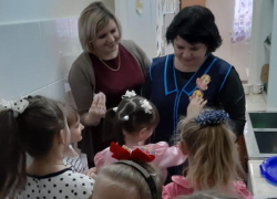 Тёплые слова благодарности сказали ребята работникам детского сада "Сказка" в международный день "Спасибо"