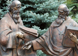 Большой вклад в развитие славянской письменности внес последователь Кирилла и Мефодия - Климент Охридский, - морозовчанка Виктория Герасимова