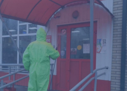 Дезинфекцию общественных территорий провели на улицах Руднева и Белинского в Морозовске