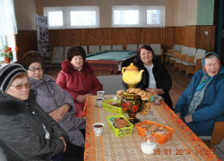 Душевные посиделки в хуторе Вишневка прошли за чашечкой ароматного чая и шуточными частушками