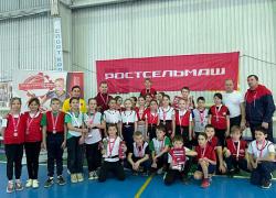 Первое место в соревнованиях по тэг-регби в Морозовске завоевала команда школы №4