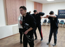 Первая караоке-вечеринка прошла в морозовском молодёжном центре