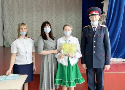 Победительницей конкурса «Краса казачка» в Морозовске стала ученица 7Б класса школы №6  Диана Левшина 