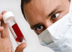 Как избежать заражения СПИДом и как ВИЧ-больному не заразить окружающих, рассказал заведующий поликлиникой Морозовска