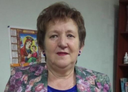 Старшую медсестру детской поликлиники поздравили коллеги