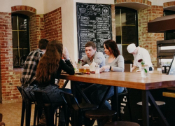 Хочешь встретиться с друзьями в уютном кафе? Заходи в Блокнот Справочник