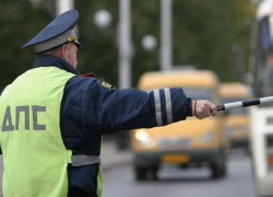 «Встречная полоса»: сотрудники ГИБДД Морозовского района выявят нарушителей 