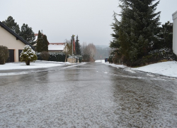 Жителей Ростовской области попросили быть аккуратнее на дорогах и тротуарах в гололедицу